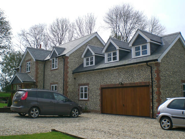 A photograph of an Applewood Joinery Ltd traditional vertical sliding sash window.