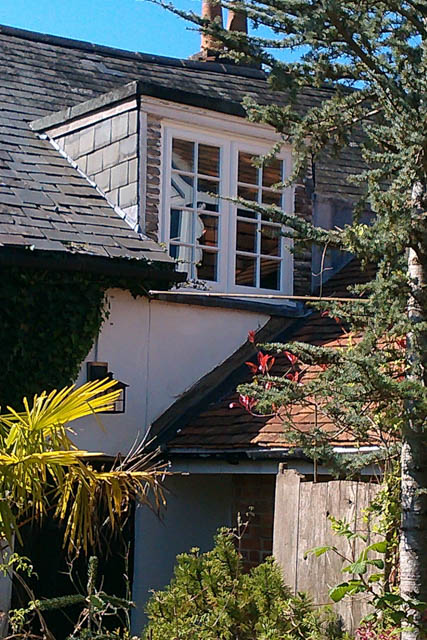 A photograph of an Applewood Joinery Ltd traditional vertical sliding sash window.