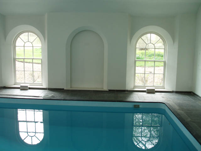 A photograph of an Applewood Joinery Ltd traditional vertical sliding sash window.